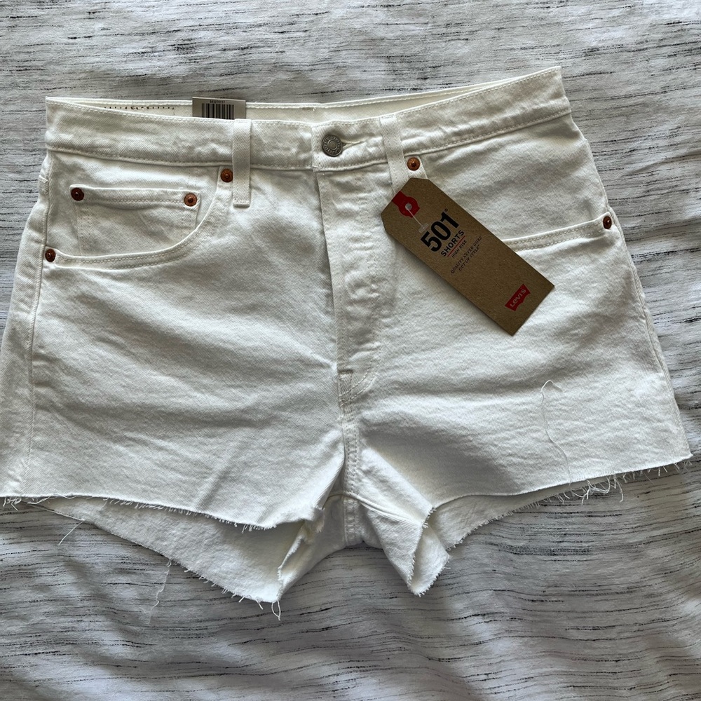 NWT Levi’s Premium 501 rib cage white denim shorts size 30